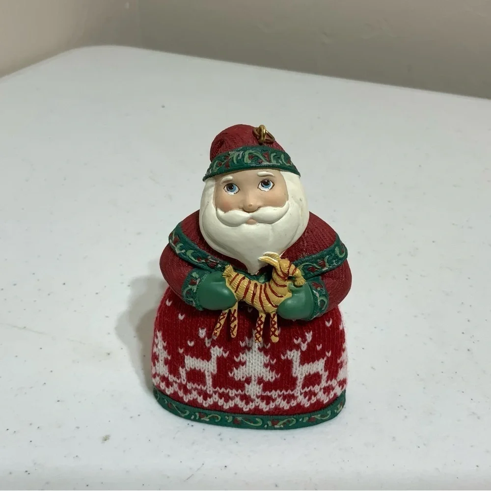 2004 Hallmark Keepsake Ornament Santas from Around the World NORW…